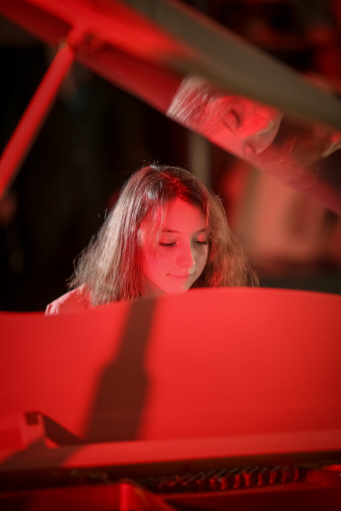 Талантливая джазовая пианистка из Донецка Любовь Рязанцева очаровала зрителей концерта Русский культурный код